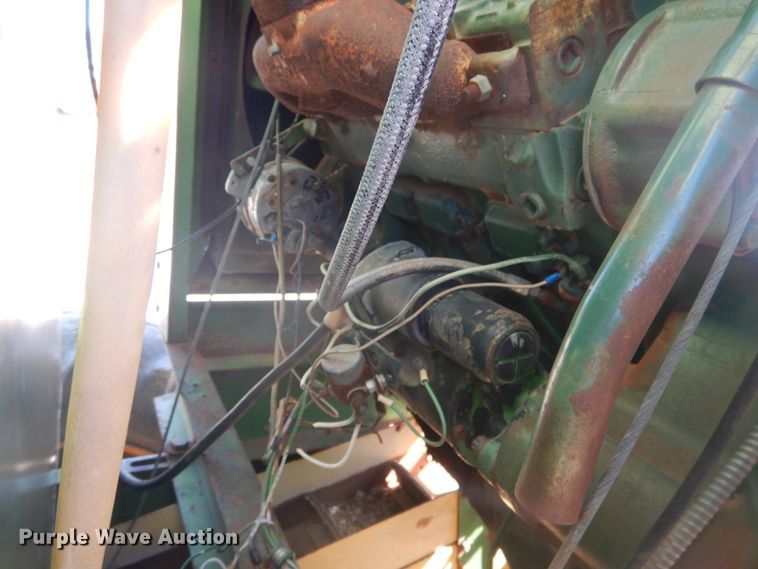 image for item HO9242 John Deere 425 hay cuber