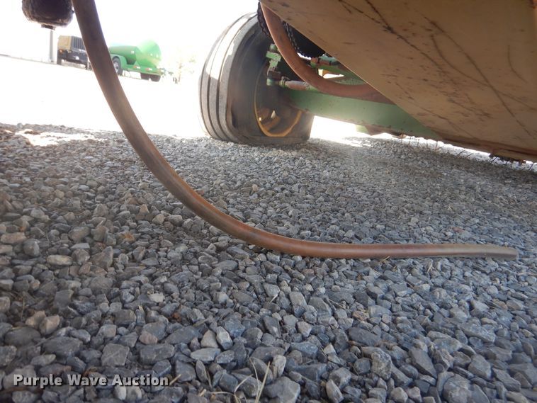 image for item HO9242 John Deere 425 hay cuber