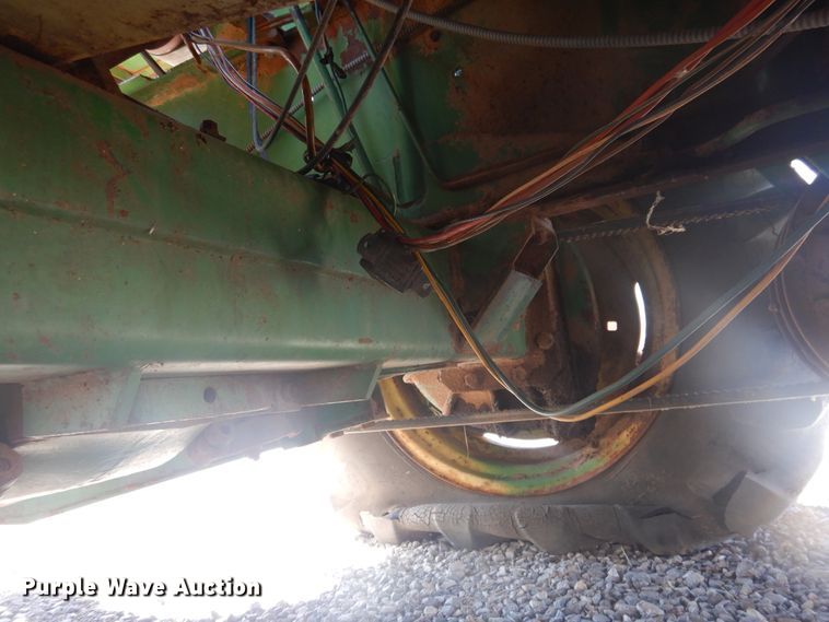 image for item HO9242 John Deere 425 hay cuber