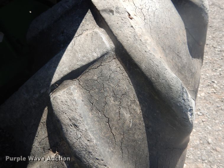 image for item HO9242 John Deere 425 hay cuber