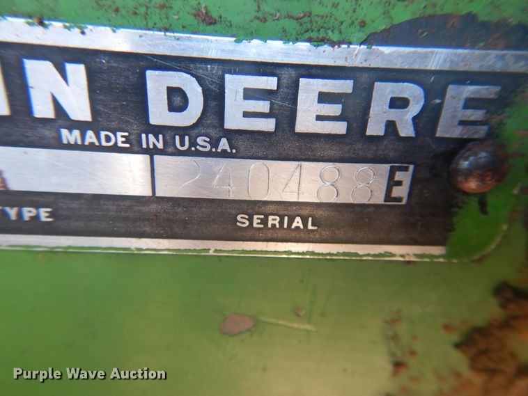 image for item HO9242 John Deere 425 hay cuber