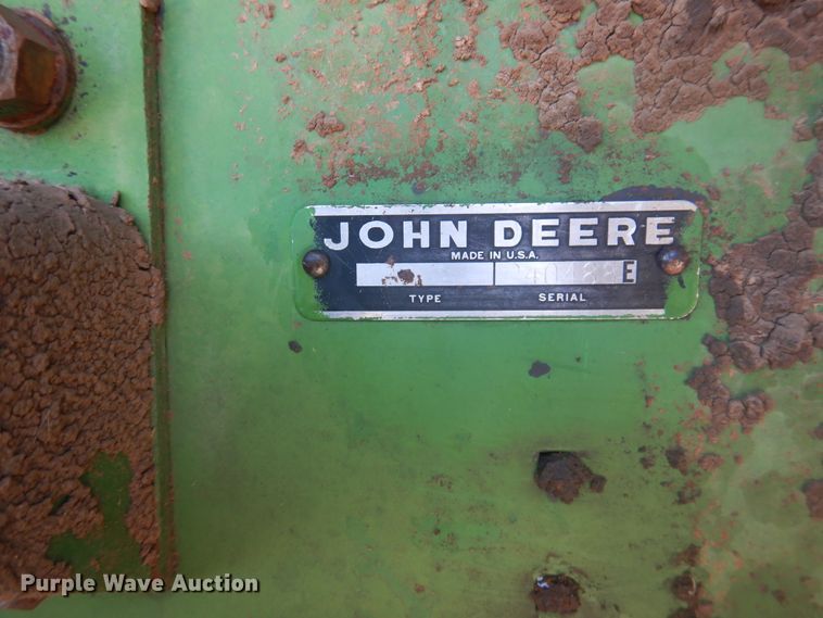 image for item HO9242 John Deere 425 hay cuber