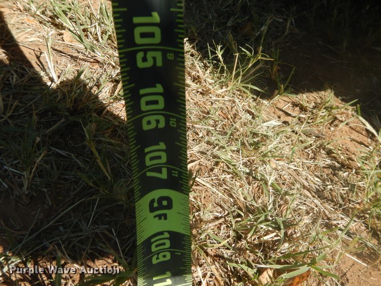 image for item HO9242 John Deere 425 hay cuber