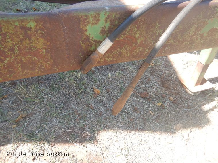 image for item HO9242 John Deere 425 hay cuber