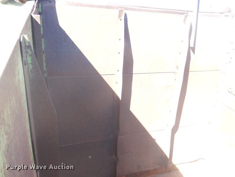 image for item HO9242 John Deere 425 hay cuber