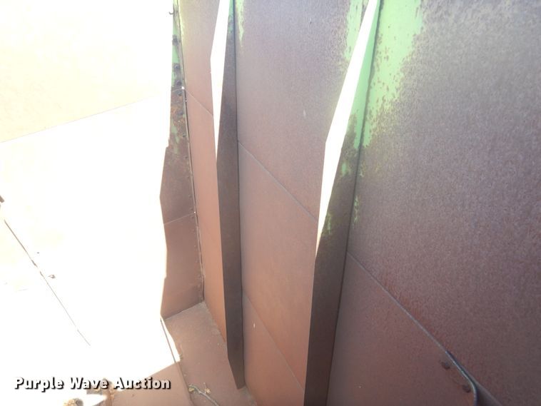 image for item HO9242 John Deere 425 hay cuber