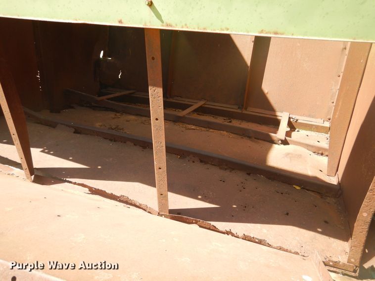 image for item HO9242 John Deere 425 hay cuber