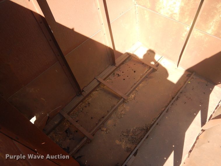 image for item HO9242 John Deere 425 hay cuber