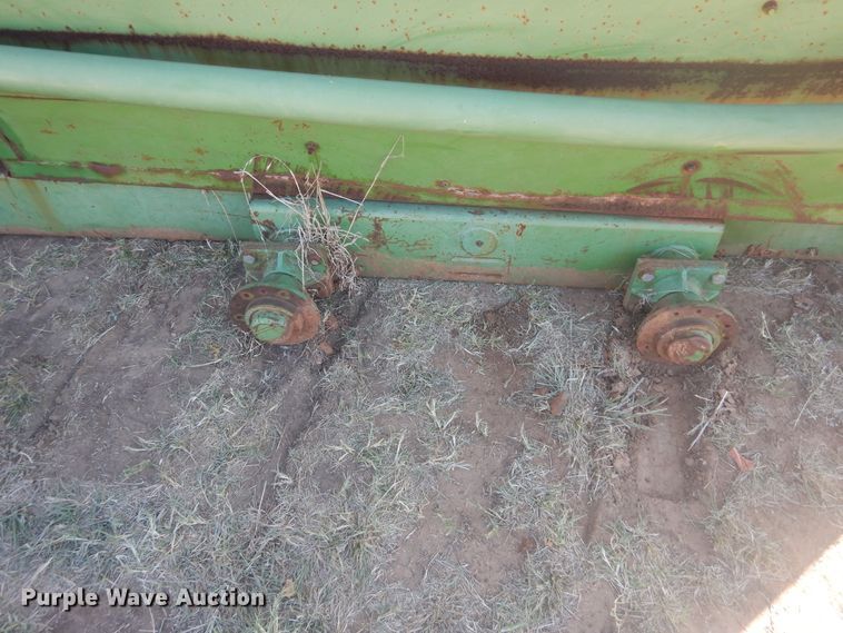 image for item HO9242 John Deere 425 hay cuber