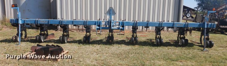 image for item HO9243 Kinze 1500 row crop cultivator