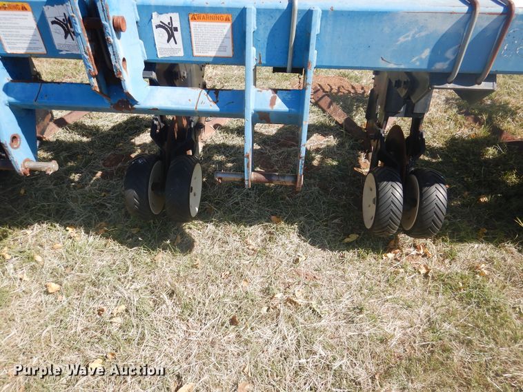 image for item HO9243 Kinze 1500 row crop cultivator