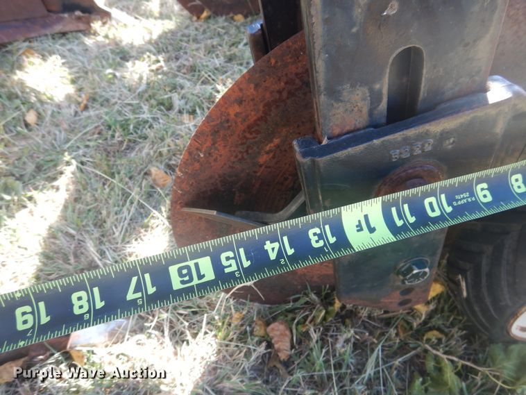 image for item HO9243 Kinze 1500 row crop cultivator