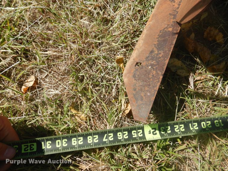 image for item HO9243 Kinze 1500 row crop cultivator