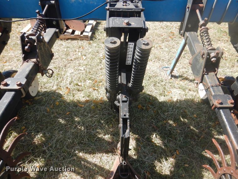 image for item HO9243 Kinze 1500 row crop cultivator