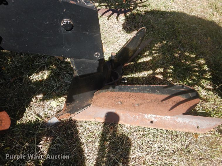 image for item HO9243 Kinze 1500 row crop cultivator