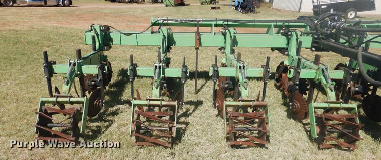 image for item HO9244 Bigham Brothers Super Duty strip-till