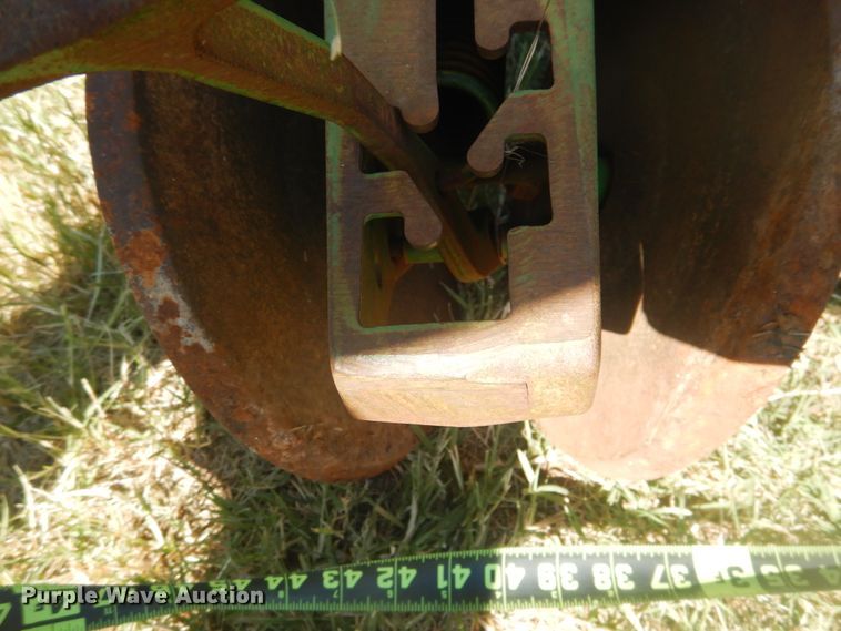 image for item HO9246 John Deere Max Emerge Plus planter