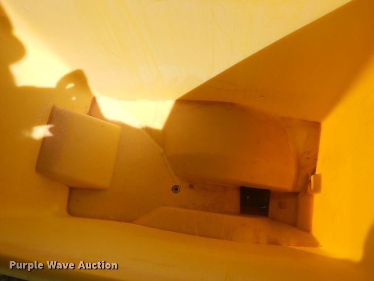 image for item HO9246 John Deere Max Emerge Plus planter