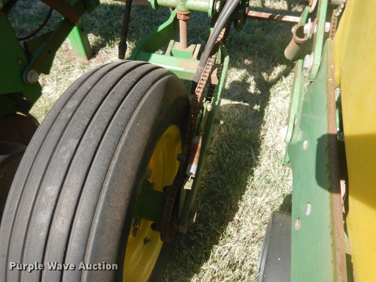 image for item HO9246 John Deere Max Emerge Plus planter