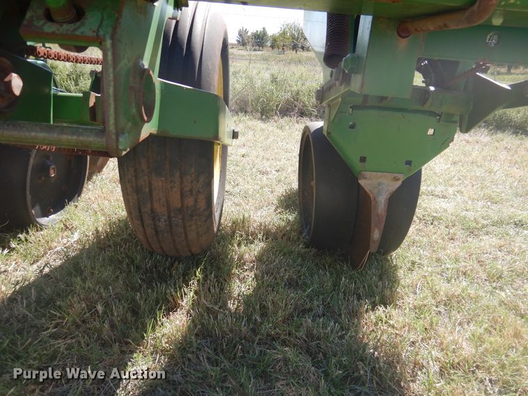 image for item HO9246 John Deere Max Emerge Plus planter