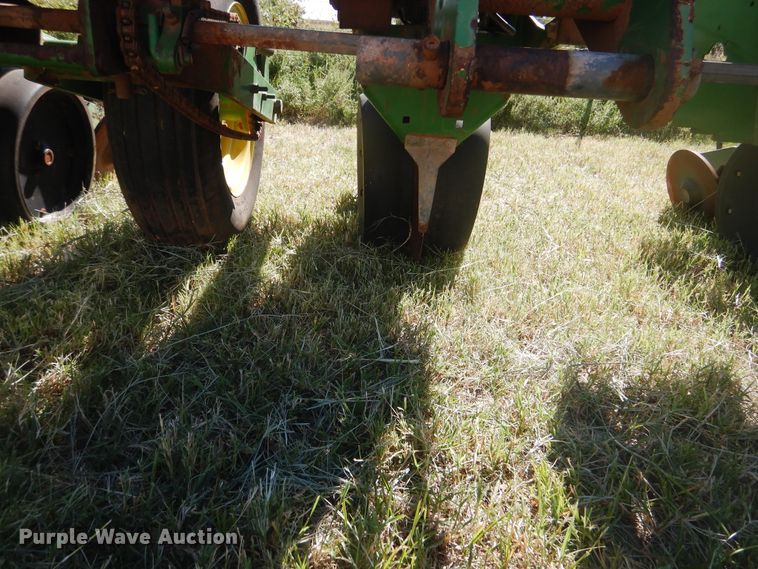 image for item HO9246 John Deere Max Emerge Plus planter