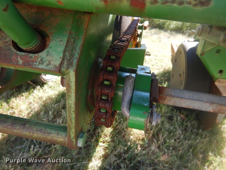 image for item HO9246 John Deere Max Emerge Plus planter