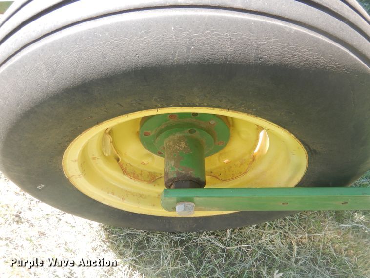image for item HO9246 John Deere Max Emerge Plus planter