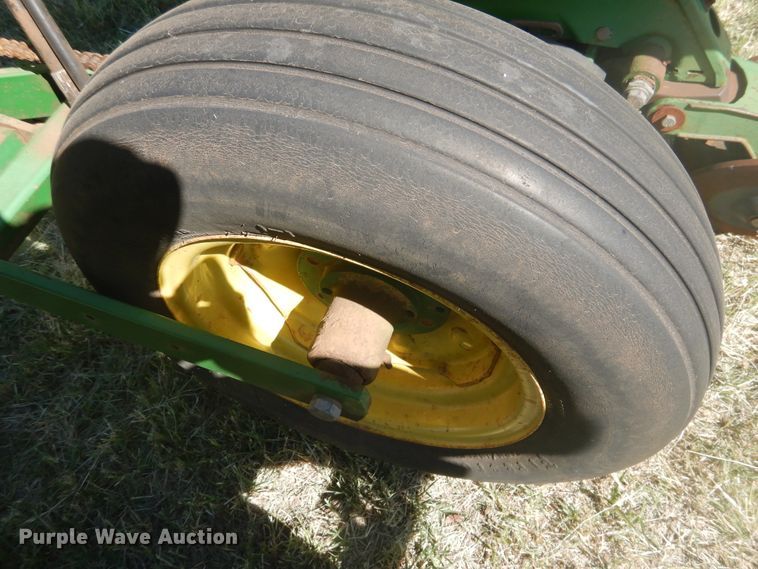 image for item HO9246 John Deere Max Emerge Plus planter