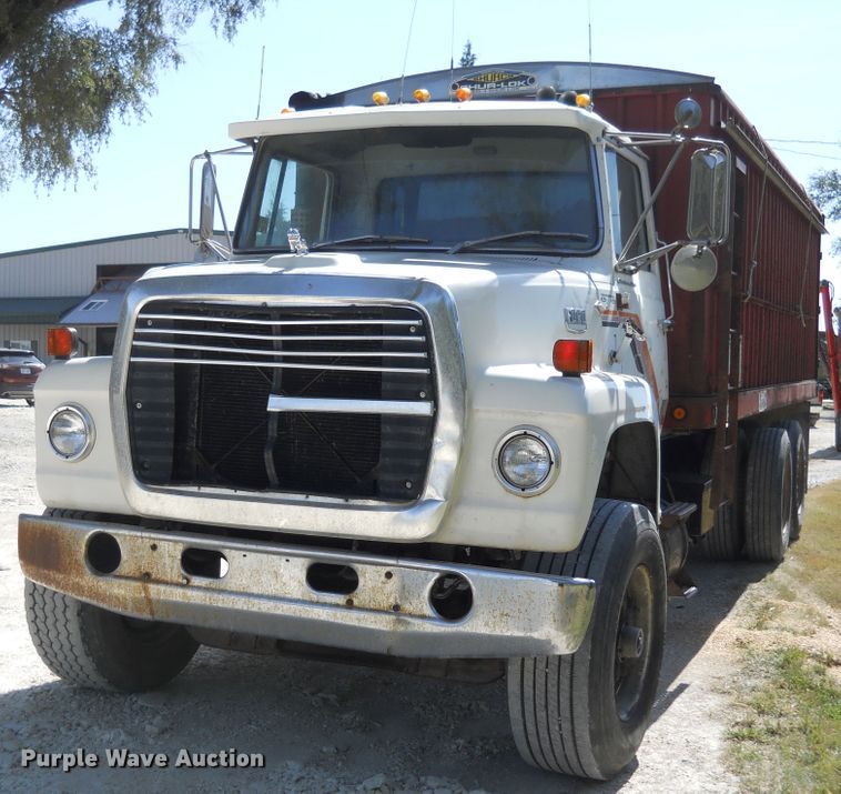image for item HO9678 1979 Ford 8000  grain truck