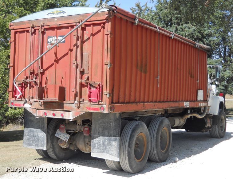 image for item HO9678 1979 Ford 8000  grain truck