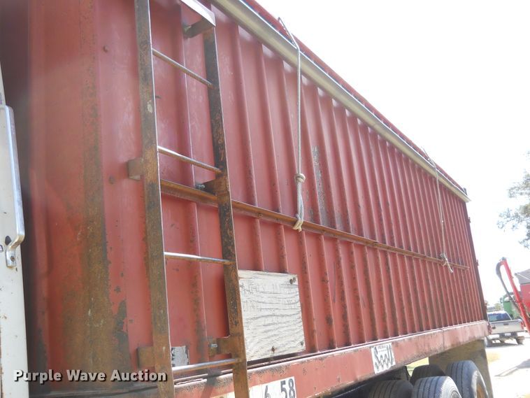 image for item HO9678 1979 Ford 8000  grain truck