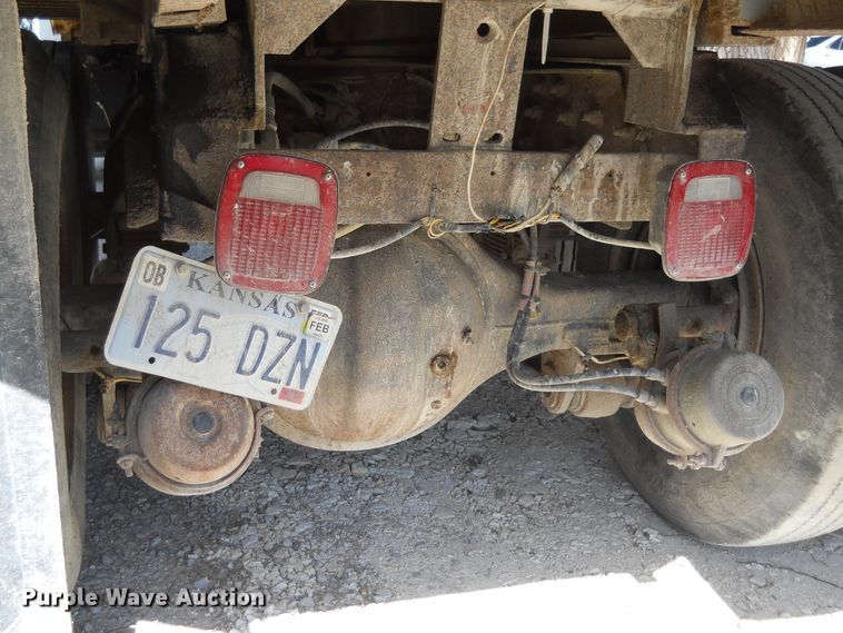 image for item HO9678 1979 Ford 8000  grain truck