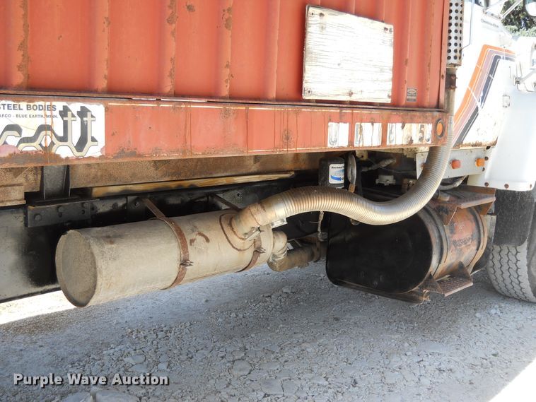 image for item HO9678 1979 Ford 8000  grain truck