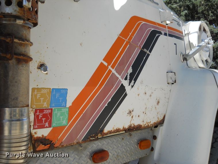 image for item HO9678 1979 Ford 8000  grain truck