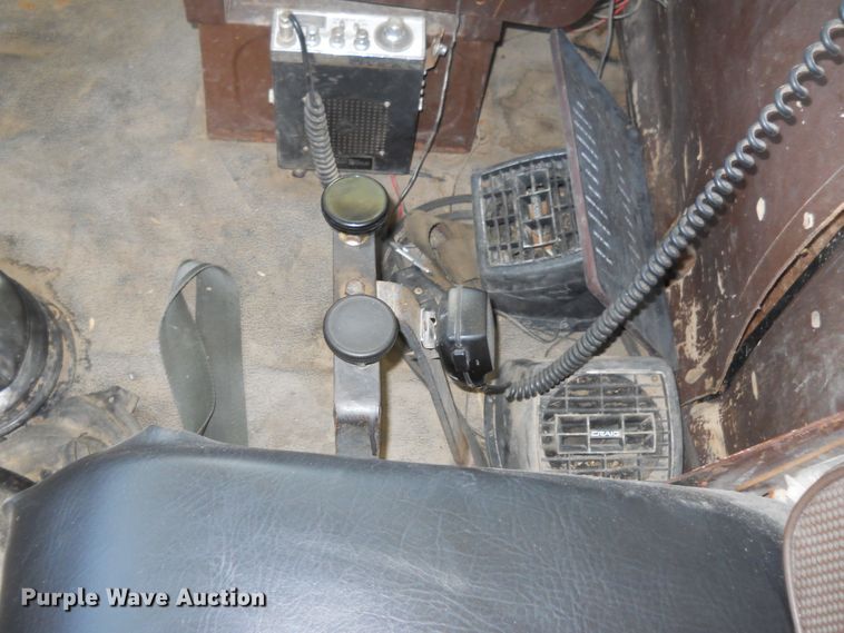 image for item HO9678 1979 Ford 8000  grain truck