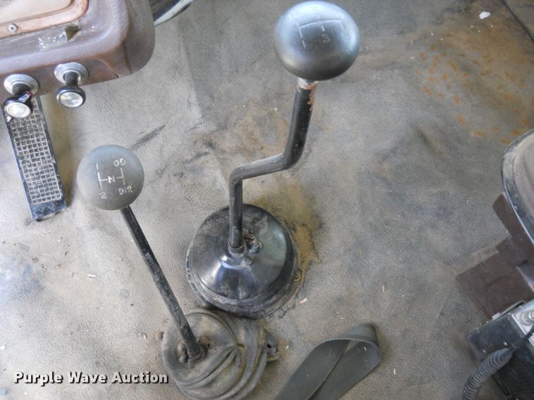 image for item HO9678 1979 Ford 8000  grain truck