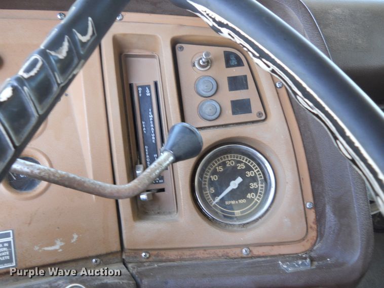 image for item HO9678 1979 Ford 8000  grain truck