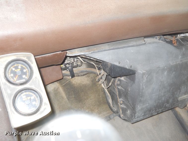 image for item HO9678 1979 Ford 8000  grain truck