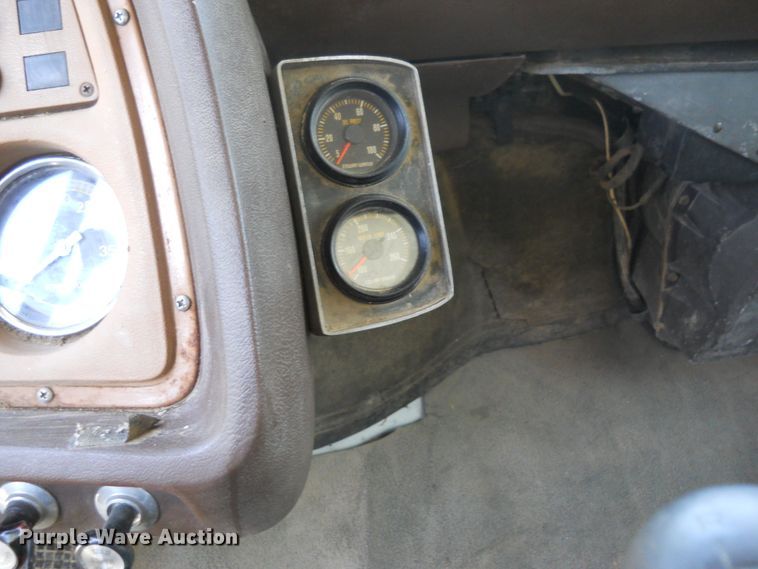 image for item HO9678 1979 Ford 8000  grain truck