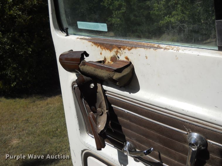 image for item HO9678 1979 Ford 8000  grain truck