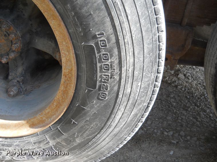 image for item HO9678 1979 Ford 8000  grain truck