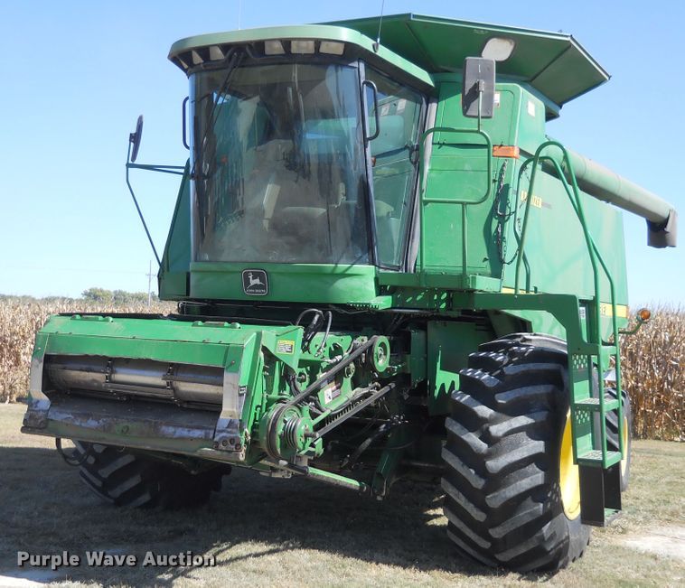 image for item HO9681 1998 John Deere 9610 Maximizer combine