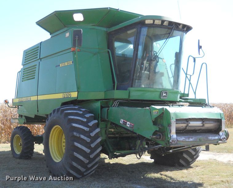 image for item HO9681 1998 John Deere 9610 Maximizer combine