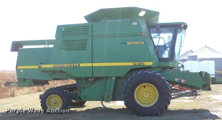 image for item HO9681 1998 John Deere 9610 Maximizer combine