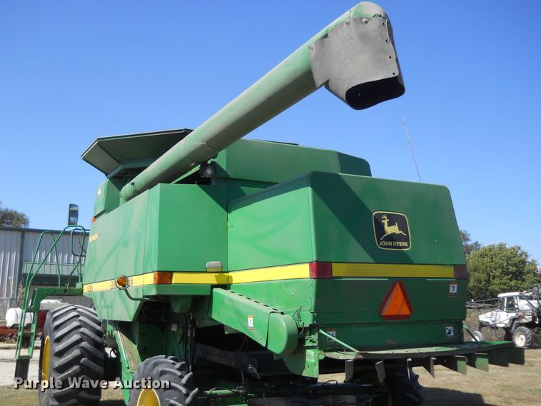 image for item HO9681 1998 John Deere 9610 Maximizer combine