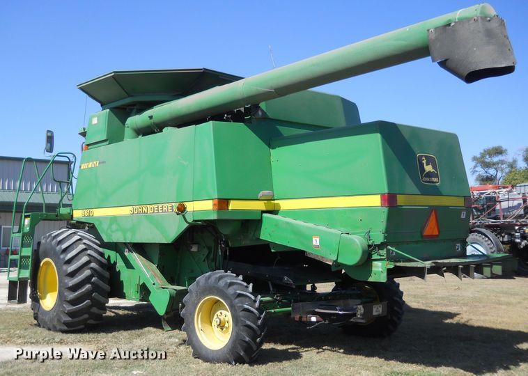image for item HO9681 1998 John Deere 9610 Maximizer combine