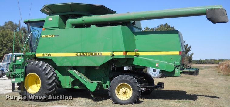 image for item HO9681 1998 John Deere 9610 Maximizer combine