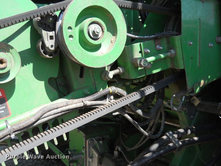 image for item HO9681 1998 John Deere 9610 Maximizer combine