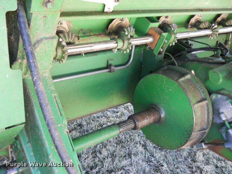 image for item HO9681 1998 John Deere 9610 Maximizer combine