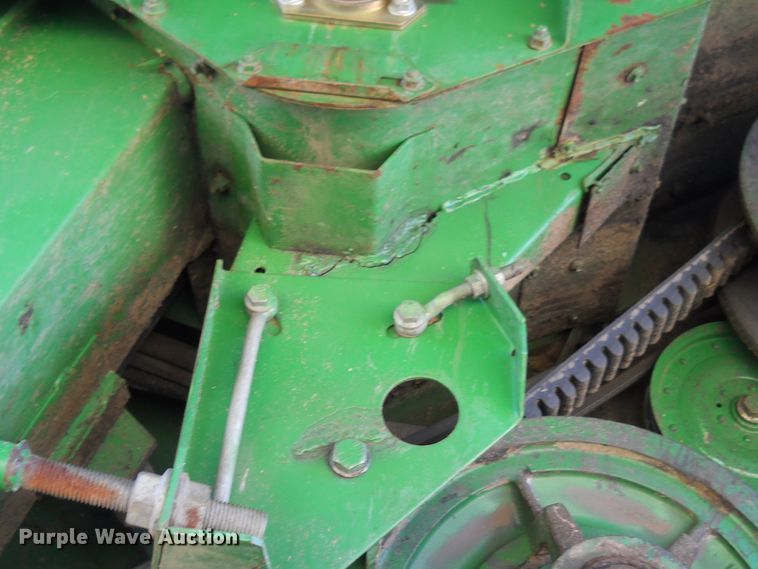 image for item HO9681 1998 John Deere 9610 Maximizer combine